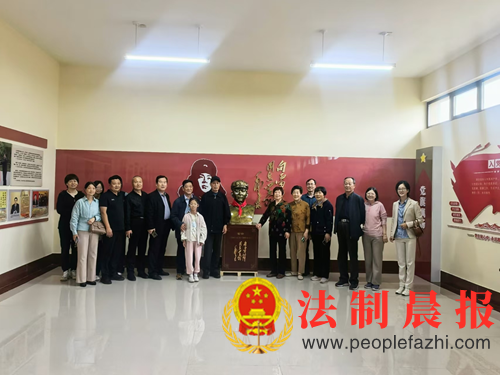 擦亮金色名片 锻造优良族风(图7) 擦亮金色名片 锻造优良族风(图7)