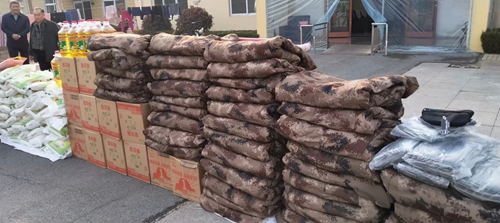 ���Ļ��ůϦ�� �෽Я�ִ����顪��ỳ����������Ͽ�չ����ο�ʻ��Ϊ����ע��ů��(ͼ3)